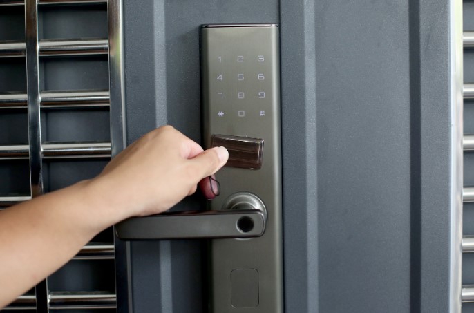 замок для калитки профнастил