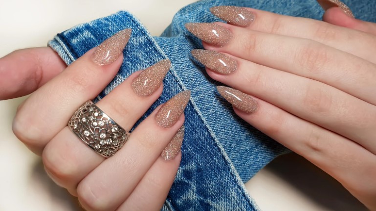 тренды маникюра 2025